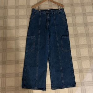 Wide leg cargo jeans